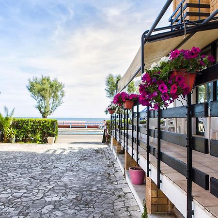Piccolo Hotel Terracina Kültér fotó