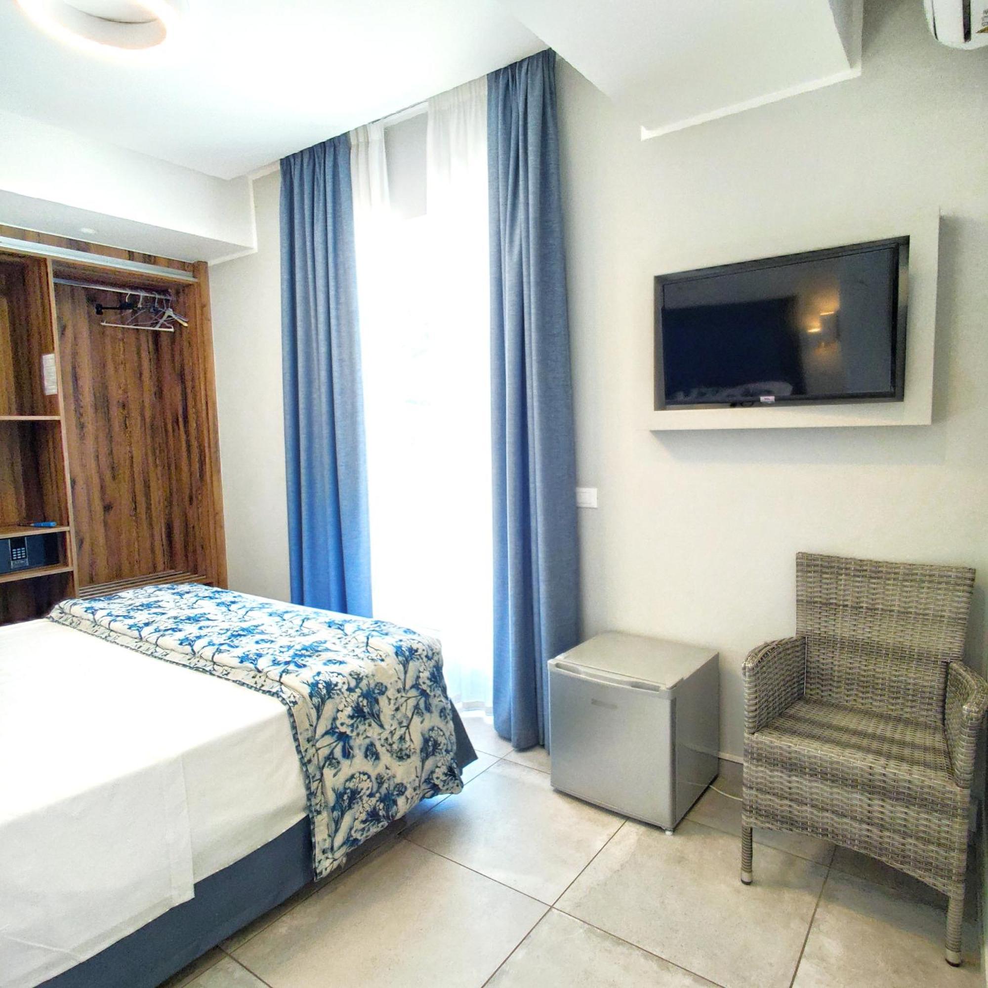 Piccolo Hotel Terracina Kültér fotó