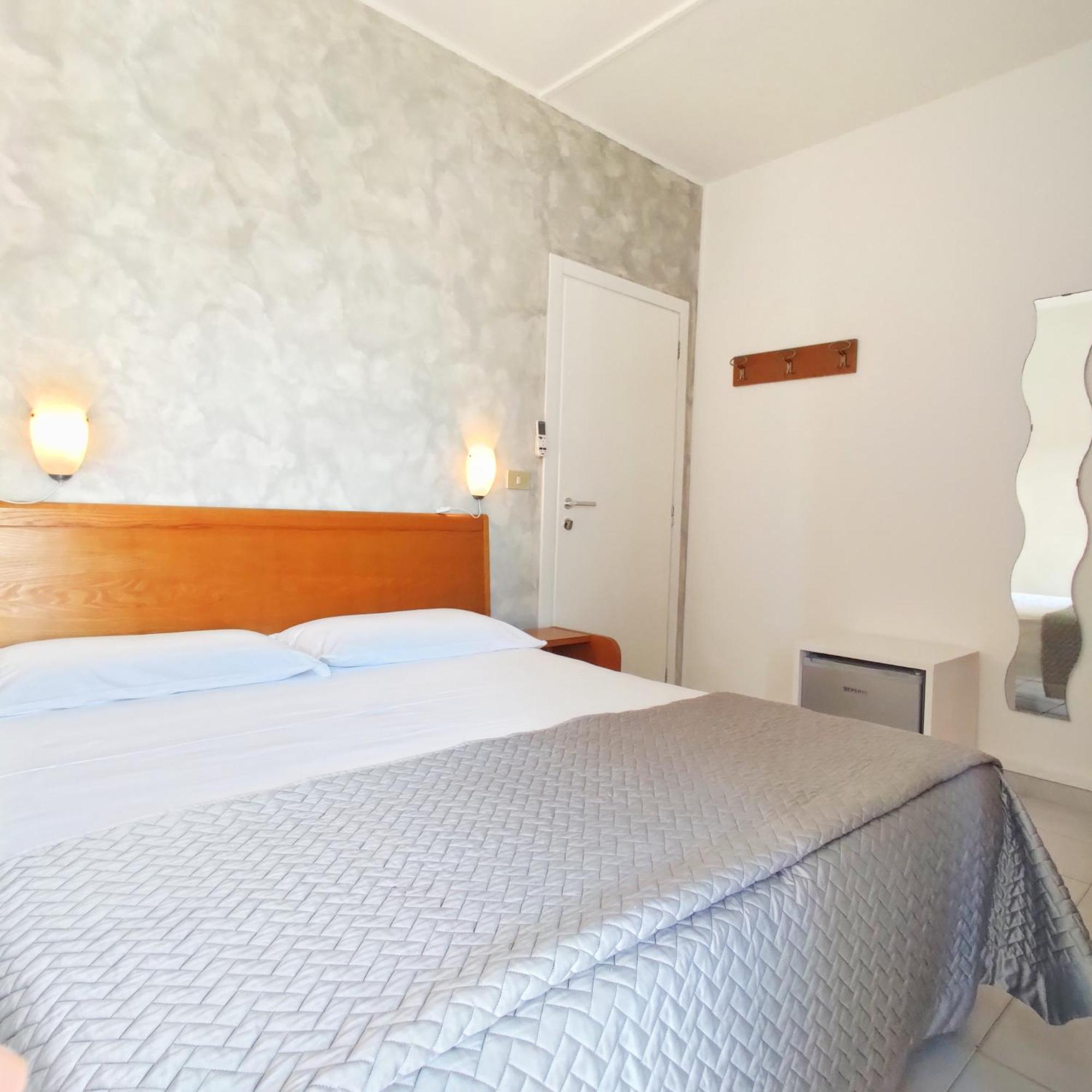 Piccolo Hotel Terracina Kültér fotó